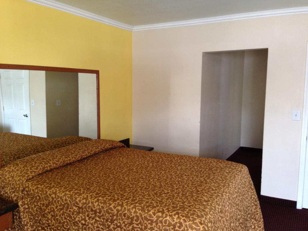Value Inn Los Angeles Room photo